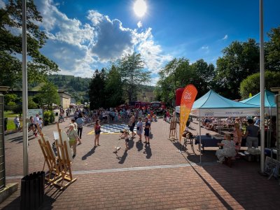 Piknik przed wiślańskim amfiteatrem
